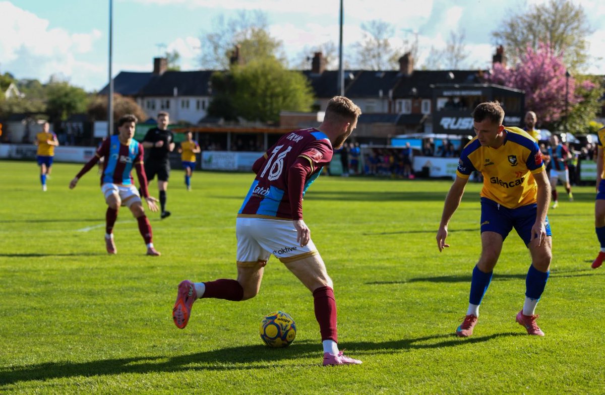 Farnham Town FC tweet media