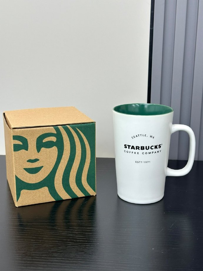 lynsavarese1's tweet image. Tried the new smart mug today—keeps coffee warm for 6 hours straight! No more sad cold sips. Game-changer for my workday.  #NewExperience #SmartLife