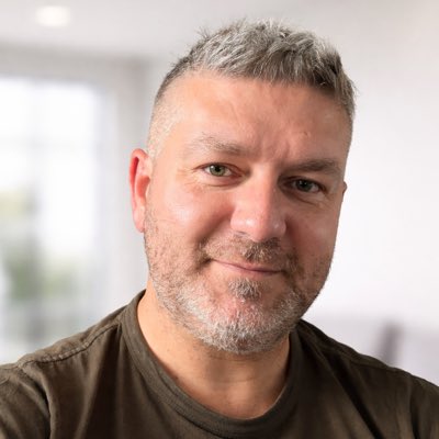 leescottrob's tweet photo. #NewProfilePic https://t.co/CJEimHbpds