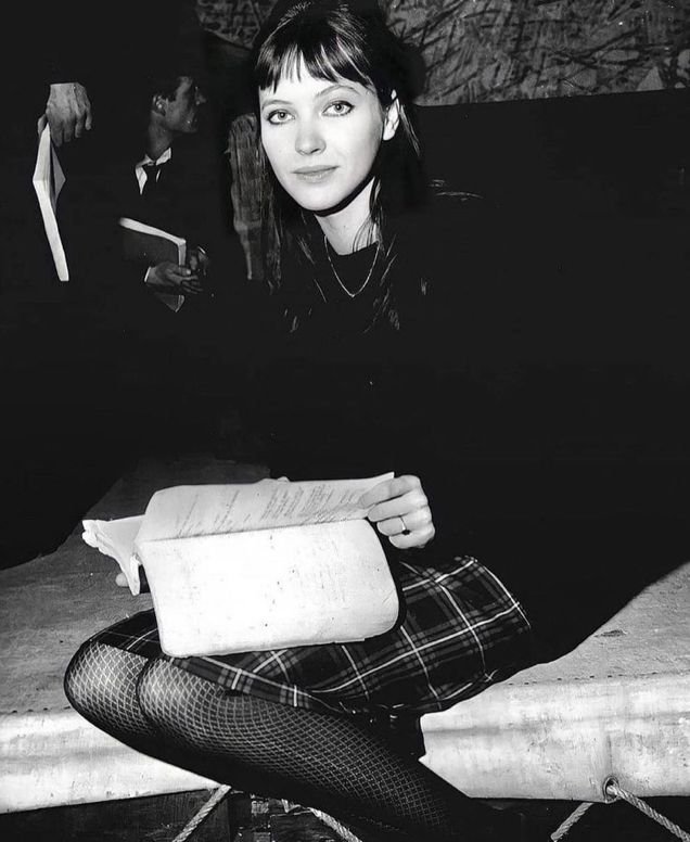 The projectionist woman tweet media