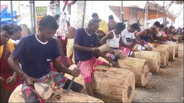 Odishaepaper's tweet image. #ଆଜିଠୁ_ବିନ୍ଧ_ଖୋଦେଇ_ଆରମ୍ଭ
ପୁରୀ: ଜୁଲାଇ ୧୬ରେ ମହାପ୍ରଭୁଙ୍କର ବିଶ୍ୱ ପ୍ରସିଦ୍ଧ ରଥଯାତ୍ରା
-ରଥଖଳାରେ ଜୋରସୋରରେ ଆଗେଇ ଚାଲିଛି  ରଥ ନିର୍ମାଣ କାର୍ଯ୍ୟ
-ତିନି ରଥ ପାଇଁ ୪୨ଟି ତୁମ୍ବ ଗୋଲେଇ ସମ୍ପୂର୍ଣ୍ଣ ଶେଷ ହୋଇଛି
-ଆଜି ତୁମ୍ବରେ ହୋଇଛି ବିନ୍ଧ ଅନୁକୂଳ

#Puri #RathaJatra2026 #JayJagannath #odishanewsepaper