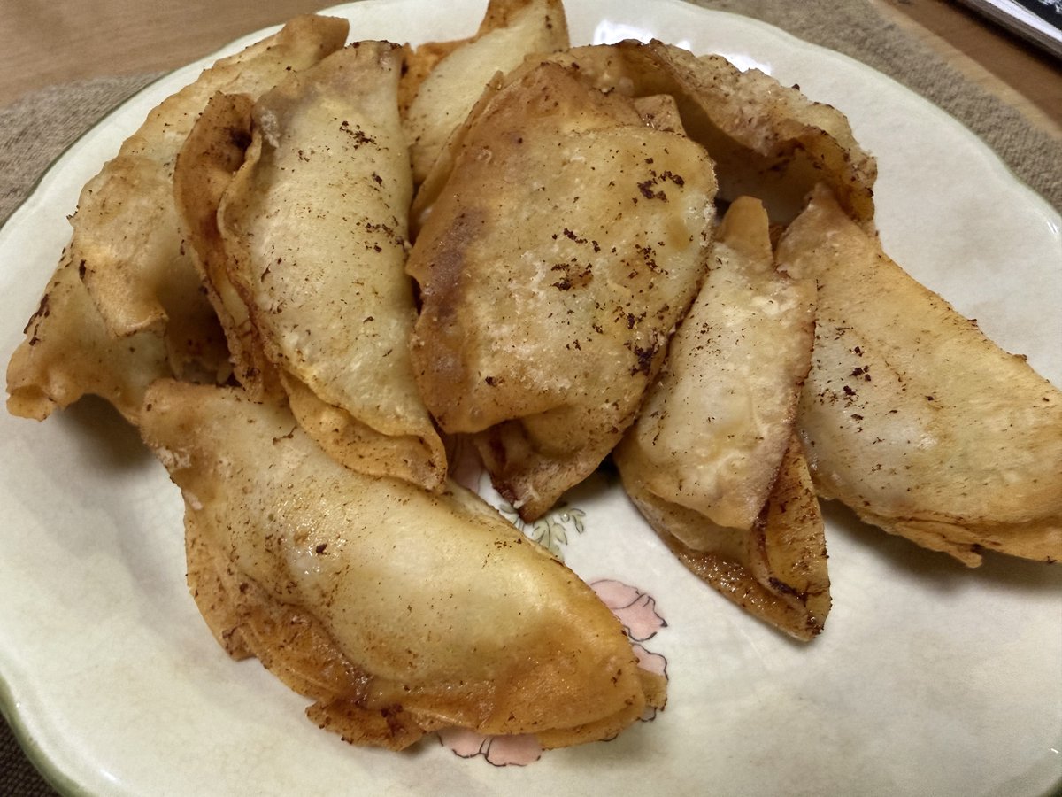 この前のお渡し会で買ったシアワセギョーザしょうが味を揚げ餃子にしてみました