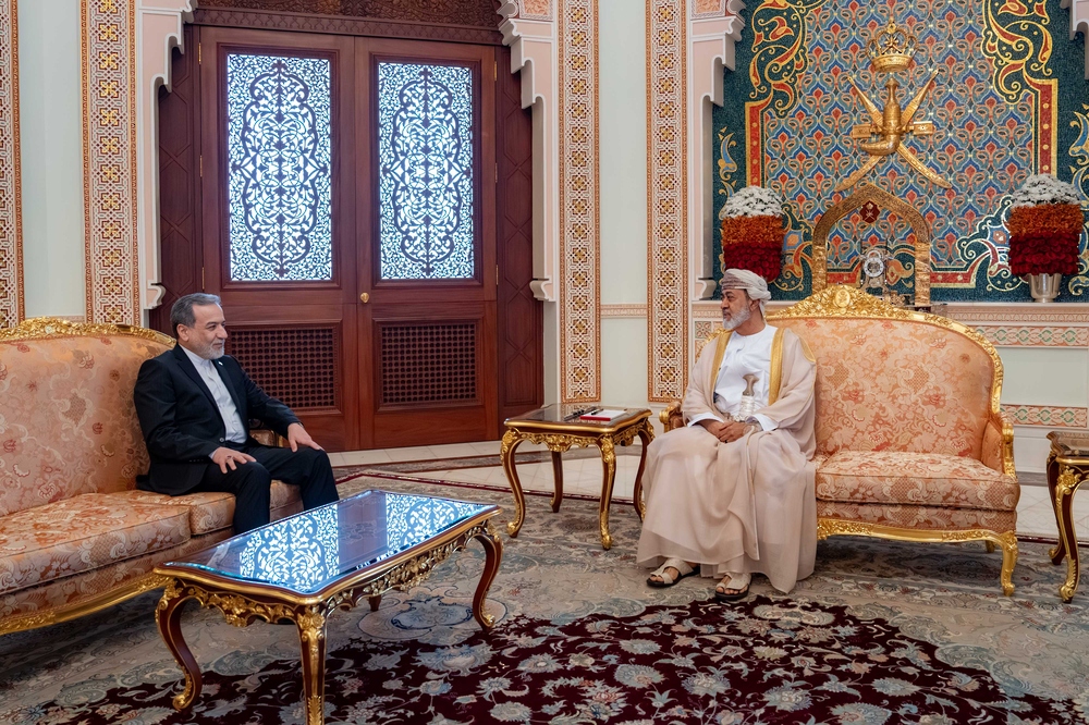 kuna_en's tweet image. Sultan of #Oman Haitham bin Tariq &amp;amp; #Iran's Foreign Minister Abbas Araghchi discuss regional developments &amp;amp; mediation efforts in #Muscat.

kuna.net.kw/ArticleDetails…

#KUNA