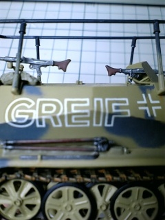 ModellingT's tweet photo. Sd.kfz250/3GREIFについて19年前にmixiで迷彩色とGREIFのマーキング色を仮説として投稿したのですが、1/16キットが発売されたので、組み立てて再現したいと思っています。 https://t.co/FJY8oiBXHC