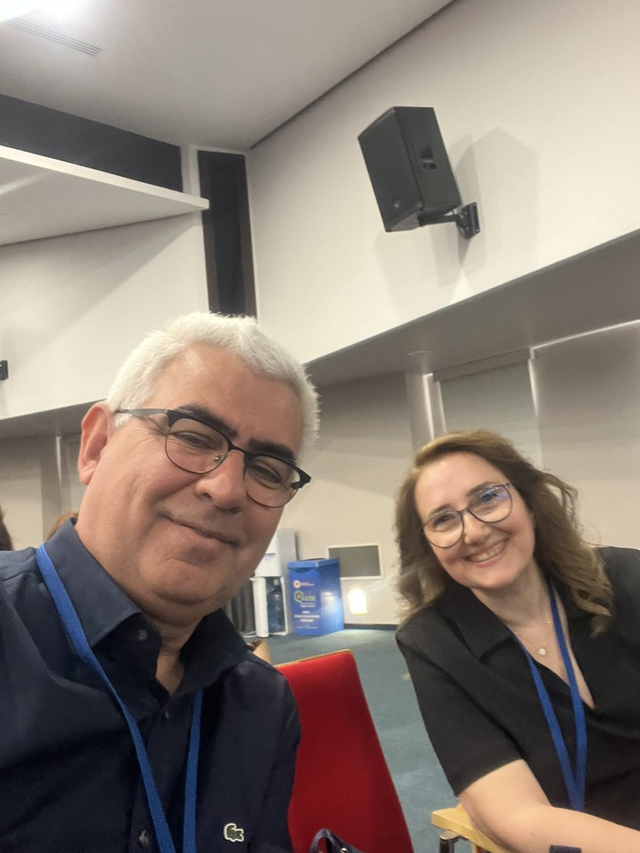 oguzkilinc1's tweet photo. Ege Bölgesi Aile Hekimliği kongresinde Sağlık Bakanlığı onaylı Sigara Bırakma Müdahalesi sertifika kursundayız https://t.co/AtQETBXRqc