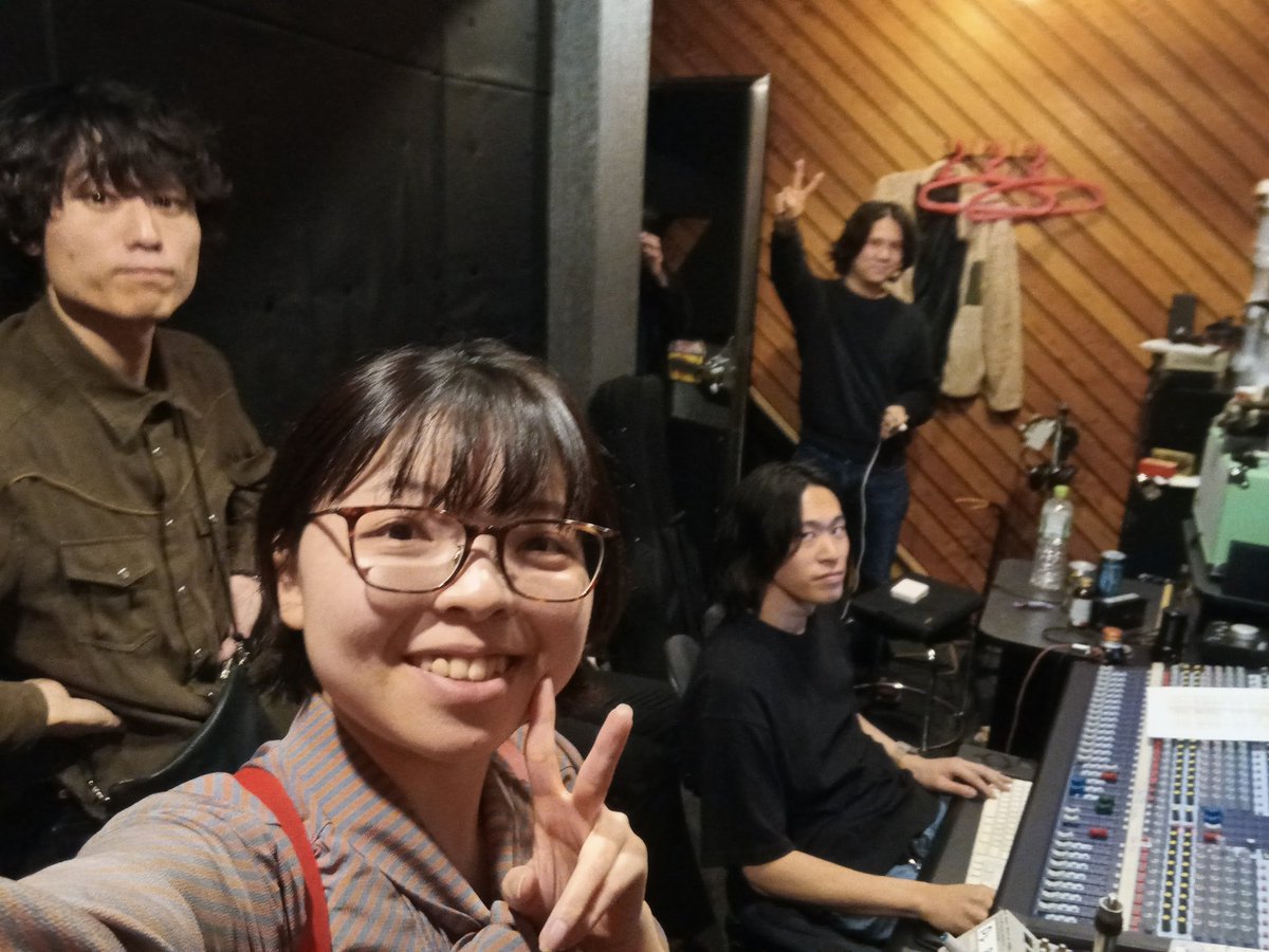 bettybrown66's tweet image. 昨日は1stアルバムのレコーディングでした！
今回もたくさんの音を重ねて、たくさんこだわっていい仕上がりになりそうな予感です☺️
#bettybrown 
#jewel