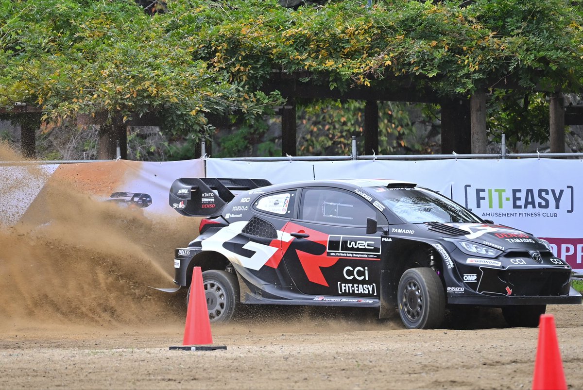CoppaCentro's tweet photo. COPPA CENTRO GIAPPONE 2025
WRC CARエキシビジョンラン
名城公園＠南遊園
の模様
※本年度のイベント内の実施は
ございません！！
同日開催の
ラリージャパン2026を
お楽しみください！

コッパチェントロジャッポーネ2026の
会場内では
J SPORTS実況による
ラリージャパン 2026の
ライブビューイングを
お楽しみ頂ける予定です！

#コッパチェントロジャッポーネ
#頭文字D
#名古屋
#ラリージャパン
#WRC