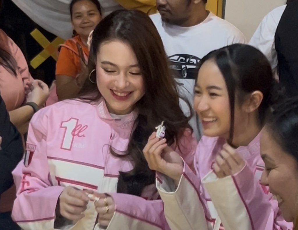 an ⋆˚𝜗𝜚˚⋆ tweet media