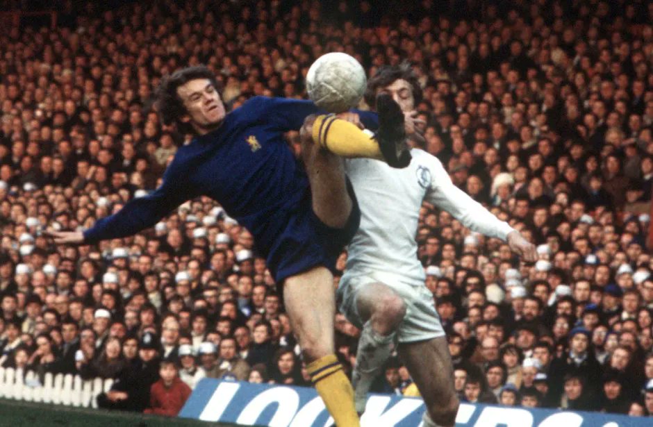 anglogalician's tweet photo. El replay de la final de la FA Cup de 1970, está considerado el partido más violento del fútbol inglés.
Palabras mayores.
La pelearon Chelsea y Leeds.
Y desde aquella, el odio entre ambos equipos es profundo.

Hoy se enfrentan en la semifinal de la FA Cup.
Esperan 130 camellos. https://t.co/tQCyj7h9iY