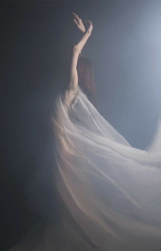 whisperingpoems's tweet image. #vss365 #lunar 

His teeth bite
into her needs,

Honing them
sharp n keen.

A lunar melting
in silvery want.
🖤
#ωнιѕρєяѕ