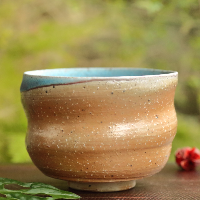 山田想さんの青茶碗です
chaki-shop.com/product_detail…