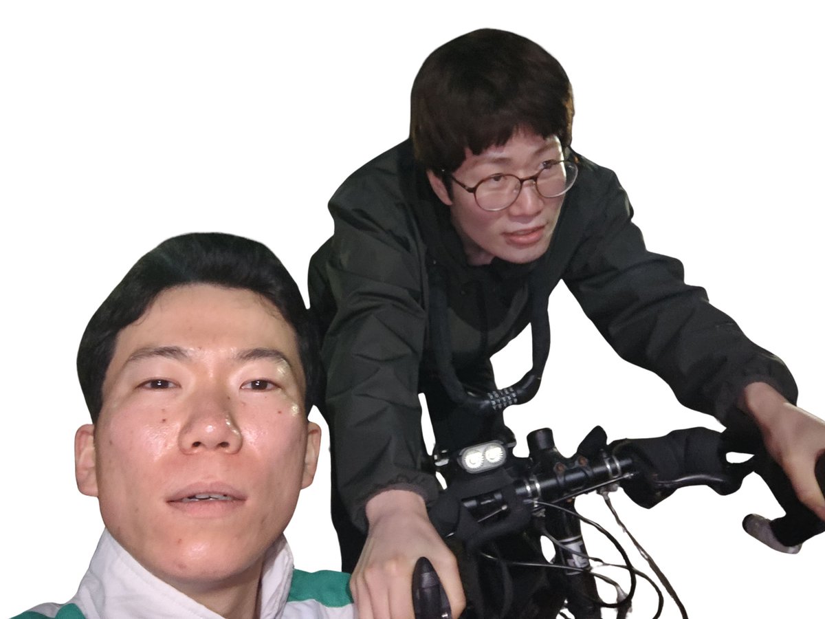 kohei_samurai_'s tweet photo. 先日大ライブが行われた裏で、
僕はワゴン車に轢かれ、
銀次は川で金魚を釣ってました。
合同ジャパン結成です。お願いします。
 #見晴らしの悪い交差点は要注意 https://t.co/rCEmJVzVqY