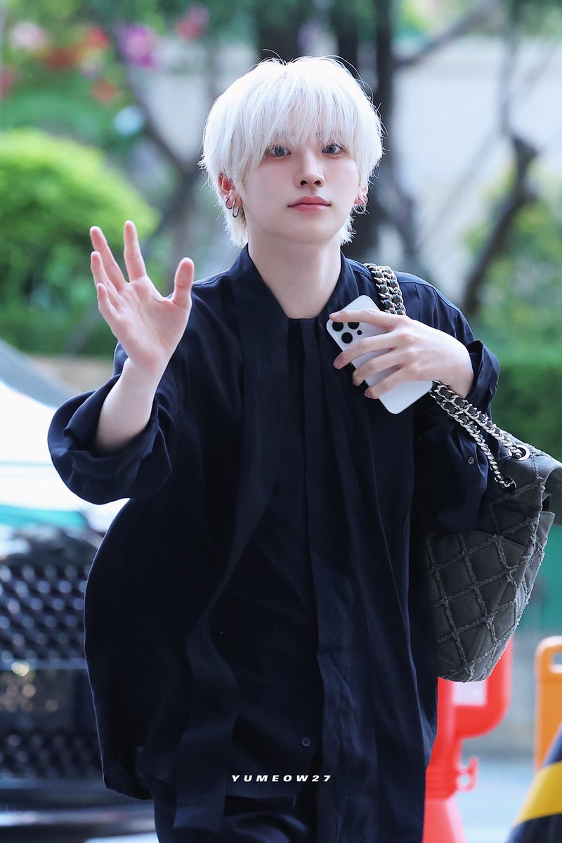 yumeow27's tweet photo. 260426 위버스 팬싸 출근

#YUMA #유마 #앤팀 #ユウマ #andTEAM https://t.co/uiHMJ9xkzu