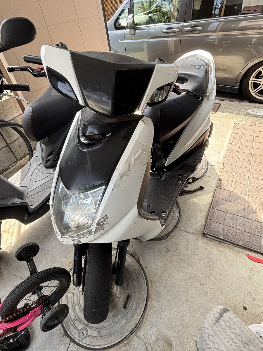 adtvsa's tweet photo. １型シグナス生えました
まさかのフロントが３型でディスクが１型という奇跡の為マスクは１型のまま行く感じに！！

キャブジェクションじゃないSE44Jの前事故安いのあれば譲ってください https://t.co/CJQV1BvgHo
