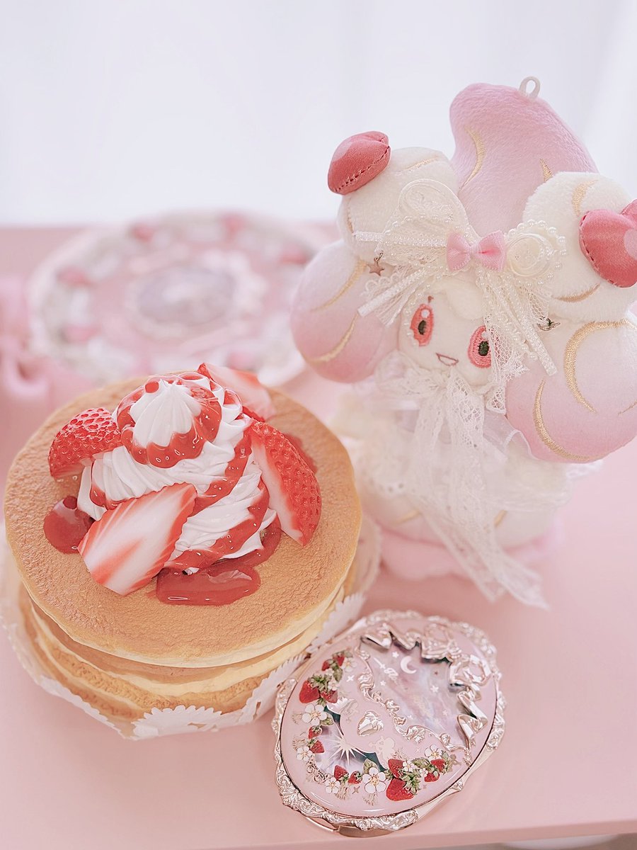 いちごのパンケーキとぬいマホイップちゃん🍓🎀