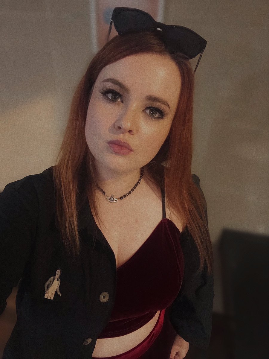 sarah 🕸♡ tweet media