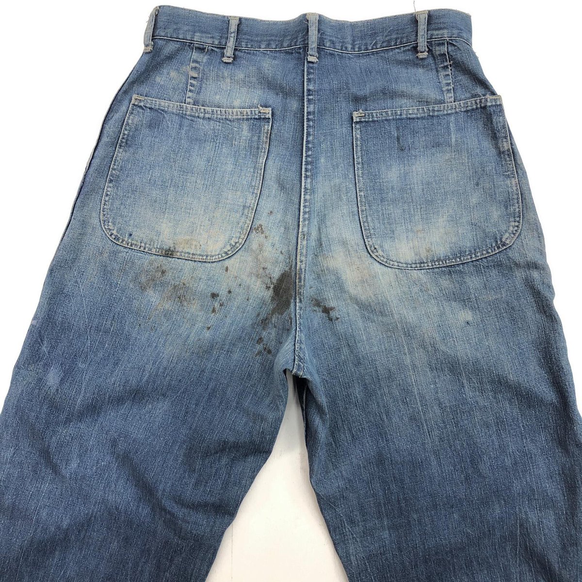 eaglebase2's tweet image. 本日7時の新商品！
U.S.NAVY M-45 40- 50s デニム パンツ 

ライトオンス独特の縦落ち
広いワイドシルエットがいい！
リアルなダメージ
履き込んだ　この色落ち
そして やわらかデニム！
ー8時のNEW ARRIVALの M-45も見てください！
eaglebase.thebase.in
#古着 #ミリタリー #軍物