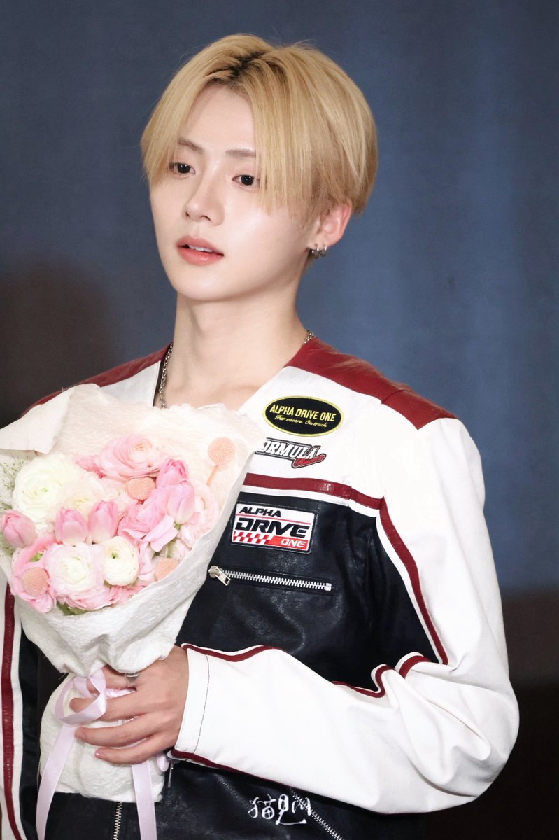 遊歩、 tweet media