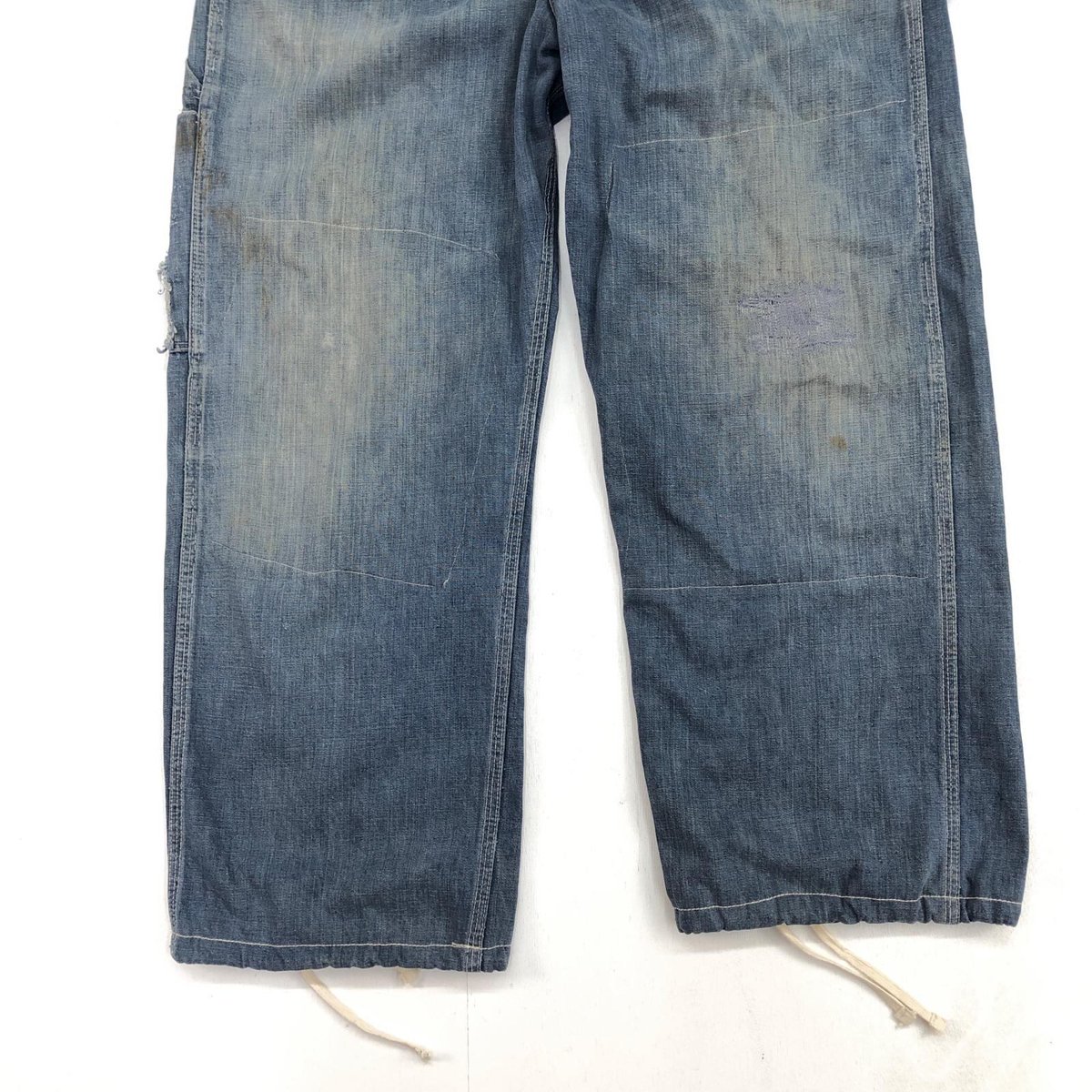 eaglebase2's tweet image. 本日8時の新商品！
HERCULES ヘラクレス 50s ス デニム ペインターパンツ 

裾ドローコードカスタム
ライトオンスデニムでふんわり
レングスが短めで腰履き
ルーズワイドなスタイリングに
裾コードがいい感じで
味わい深い色合いです
ぜひ！
eaglebase.thebase.in
#古着 #ビンテージ #デニムパンツ