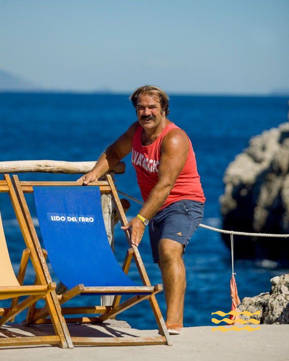 Campanica's tweet image. A CRAGGY BAY DOMINATED BY THE ISLAND'S RUST-RED 19TH LIGHTHOUSE From Capri: Raffaele Palumbo, the true guardian of Punta Carena’s lighthouse. campanica.blogspot.com/2026/04/a-crag…
----
#Capri #island #lighthouse