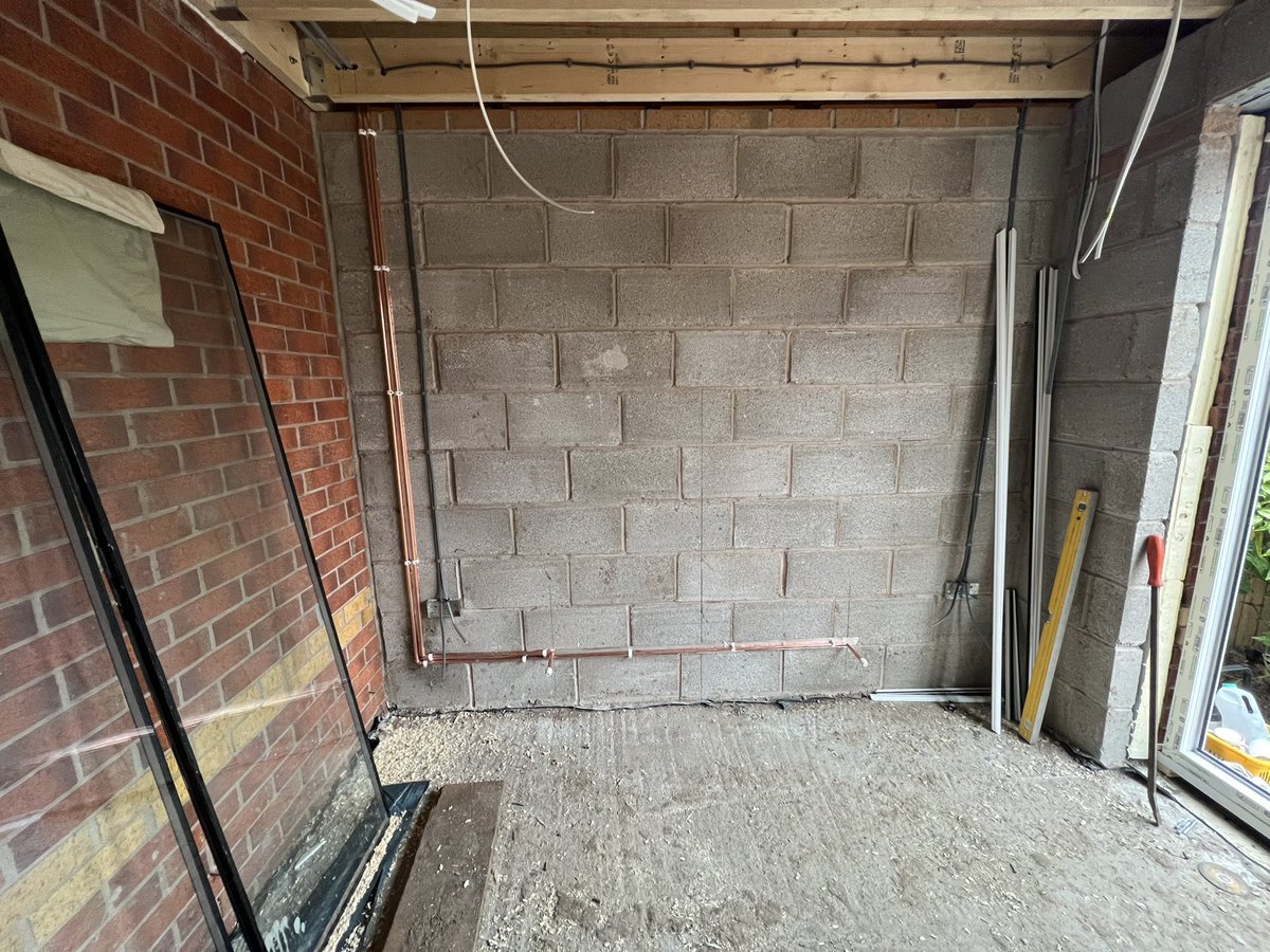 age_plumbing's tweet image. Radiator install in Wavertree, L15 — first fix done, compact rad fitted after plastering. Filled it, looked away, got sprayed. Standard plumbing life ha.

#Plumbing #Heating #RadiatorInstallation #Liverpool #Merseyside #NorthWest #Knowsley #UKTrades