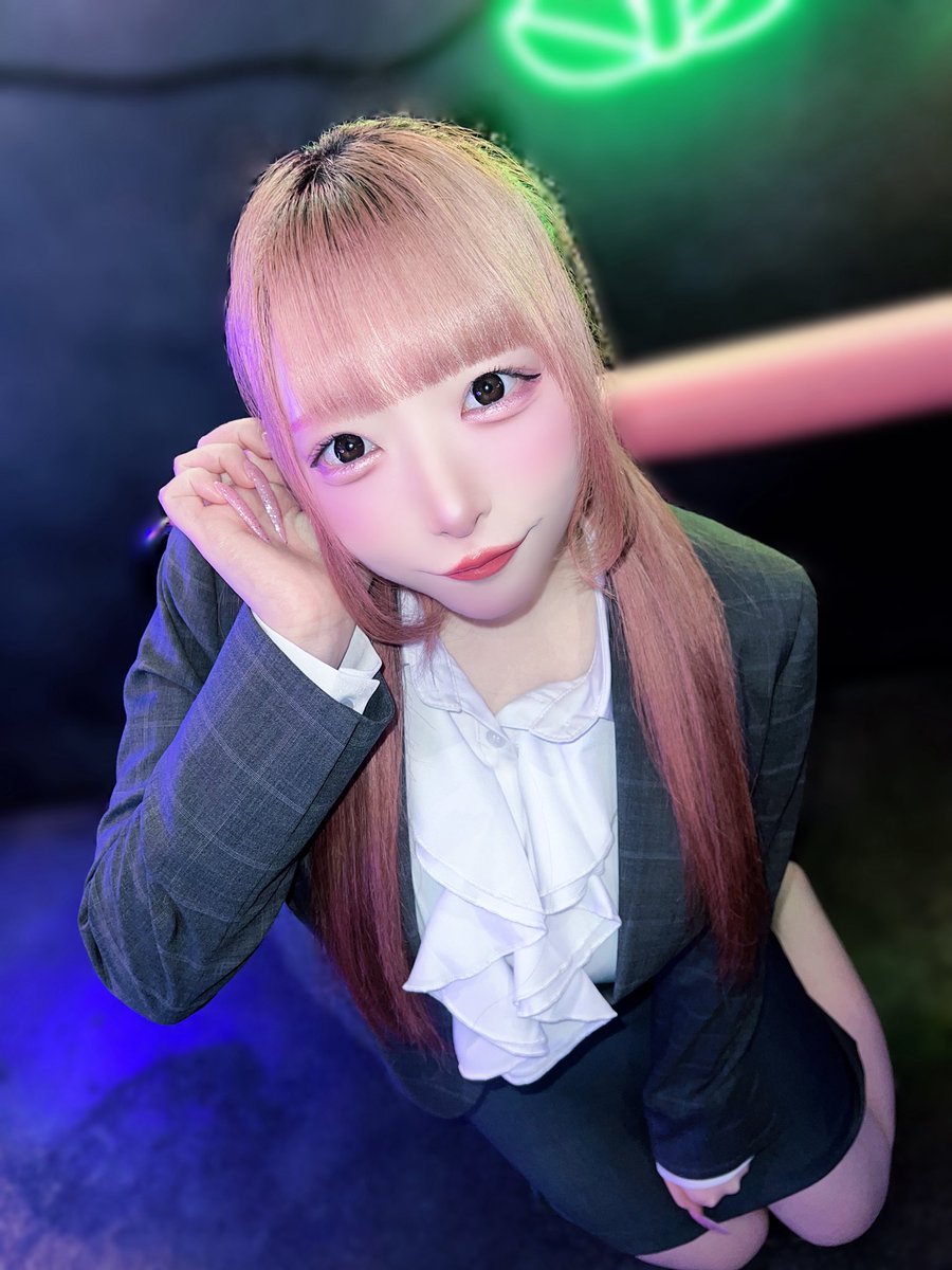 桃ちゃん様オーダー専用 あなたの隣の席の社員ちゃん👩‍💼