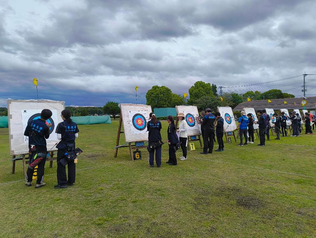 kumamonarchery's tweet photo. 4.26 吉本記念カップ

熊本県アーチェリー協会の創設者、吉本辰生氏のお名前を冠にしたこの大会🏆️
1999年の熊本国体の会場として作られた #杉並木公園 もこの方のご尽力のおかげm(_ _)m
大会はローカルルールで開催されました🏹

#アーチェリー #アーチェリーを広めよう #archery #菊陽 https://t.co/Gs4DS94J7m
