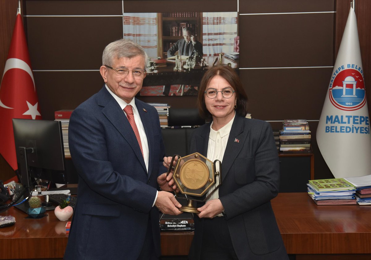 Genel Başkanımız Sayın Ahmet Davutoğlu, İstanbul İl Başkanımız Sayın Osman Arif Gençtürk ve beraberindeki heyetimiz, Maltepe Belediye Başkanı Sayın Esin Köymen’i ziyaret etmiştir.

Nazik misafirperverlikleri dolayısıyla Sayın Esin Köymen’e ve kıymetli heyetine teşekkür ederiz.