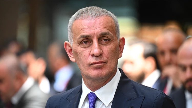 Galatasaray'a karşı hazırlanan hainliğe bakın!

Maçın Hakemi: 
Kadıköy'de GS ve BJK'yi doğrayan Yasin Kol,

VAR:
BJK-GS maçında net penaltımız için VAR’a çağırmayan Ömer Faruk Turtay,

AVAR:
Sane'nin golünü SKANDAL bir şekilde iptal eden "Coğrafi" Abdullah Buğra Taşkınsoy...