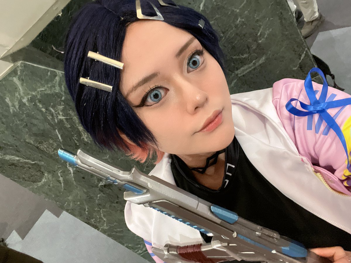 #自我からコスプレイヤー

できるだけ似たような角度の写真にした〜
どう？( ˶ｰ̀֊ｰ́˶)