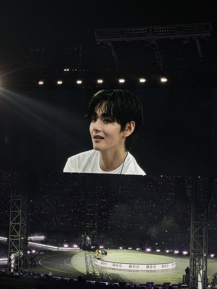 el⋆.˚ tweet media