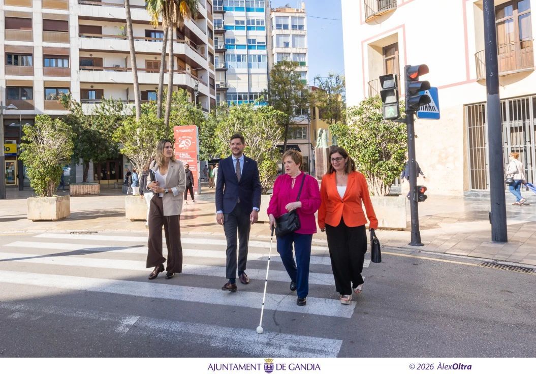 OndaNaranjaCope's tweet image. Gandia adapta la mitad de sus semáforos para mejorar la movilidad de personas con discapacidad visual. #Gandia #Semáforos #Visual 

buff.ly/ZpwLpIE