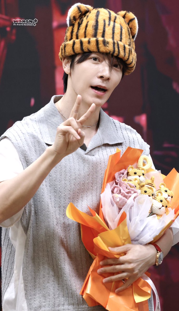 HaRuWanAn_'s tweet photo. 260426 Fromm DongHae Fansign 

솔로 데뷔 축하합니다～～💐

#동해 #トンへ #donghae  #東海
#슈퍼주니어 #SUPERJUNIOR https://t.co/qyunTDt1x9