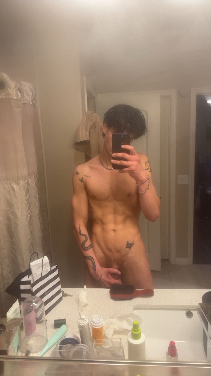 asherhaynesxxx's tweet photo. Just got my own apartment in San Diego. If anyone wants to collab hmu I’ll y you out:) https://t.co/V4AaGDRXqL