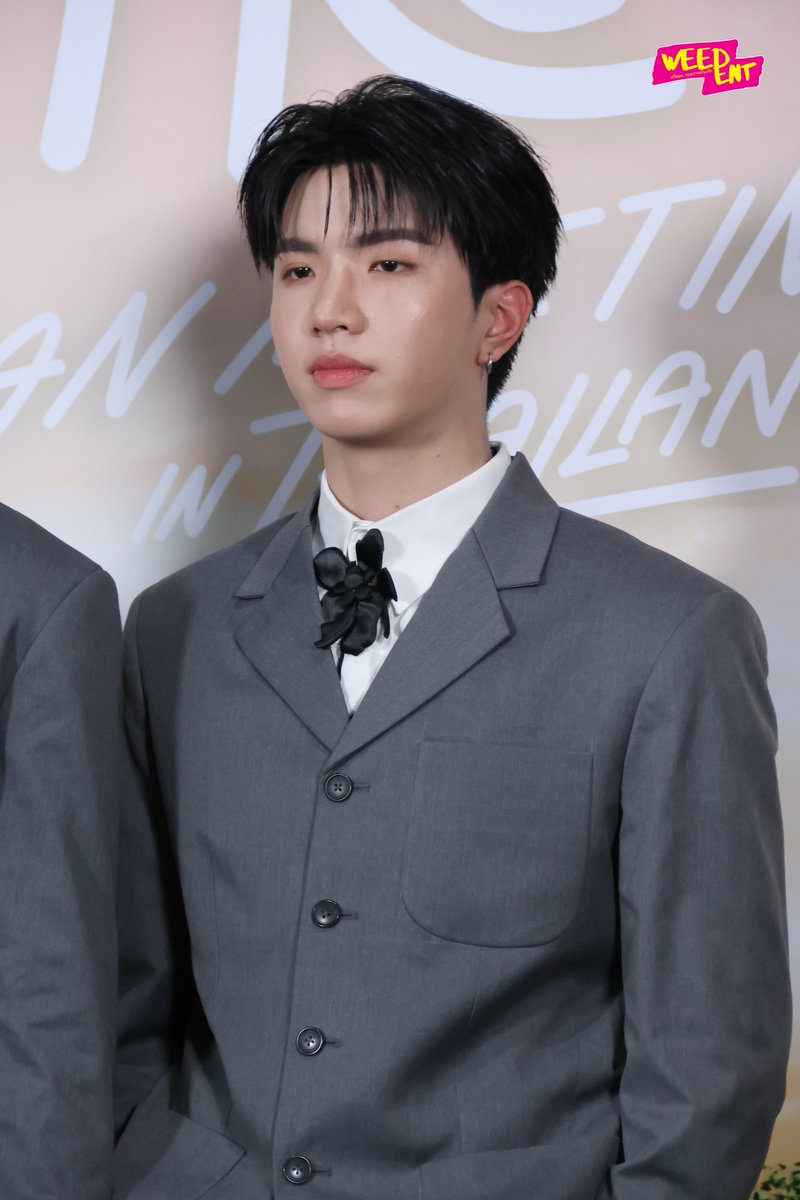 " ซี - คีน " ให้สัมภาษณ์สื่อก่อนเริ่มงาน "SEA KEEN 1st FAN MEETING IN THAILAND"🌊🌊🦐

SEAKEEN OUR FIRST MEETING
#SeaKeenFanMeeting
#sea_ta_lay #keenkeno