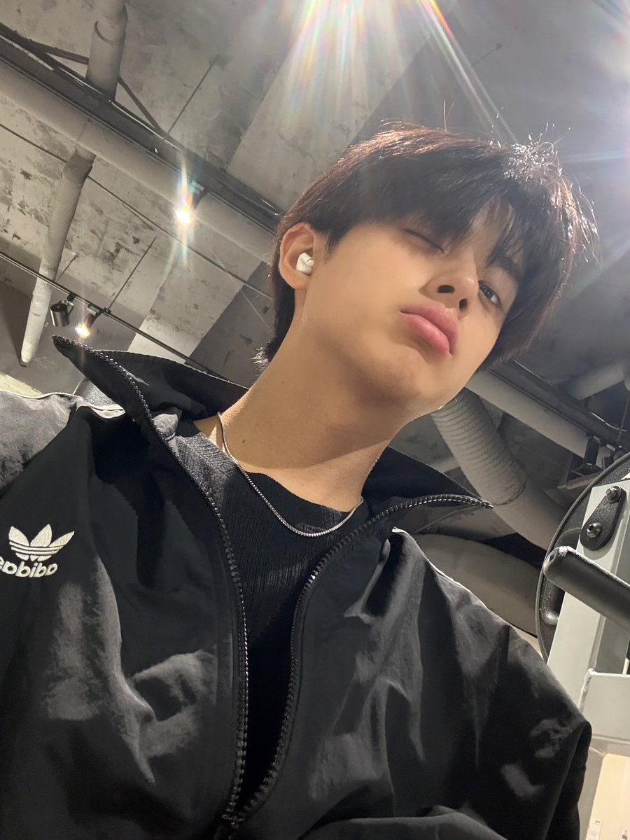 묭이 tweet media