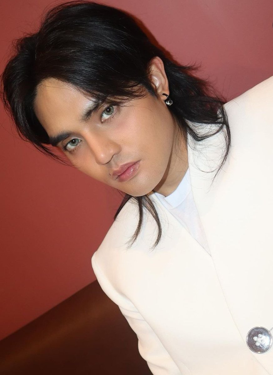 PABLO IN WHITE SUPREMACY 

hatdogs, A'TIN pengeng Pablo in White pic with tags 

I am voting #SB19 for #GrupoDuplaInternacionaldoAno and #WakasAtSimula for #AlbumEPInternacionaldoAno #SECAwards. <a href="/SB19Official/">SB19 Official</a>