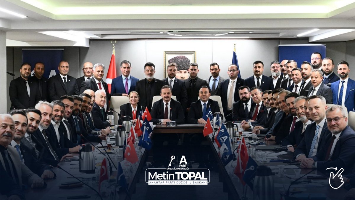 APartiDuzce's tweet photo. Teşkilat Başkanımız Rasim Mercan, Genel Merkez’de düzenlenen İl Teşkilat Başkanları toplantısına katılım sağladı. Toplantıda teşkilat çalışmalarına ilişkin değerlendirmelerde bulunuldu. https://t.co/xn7CkiGgsy