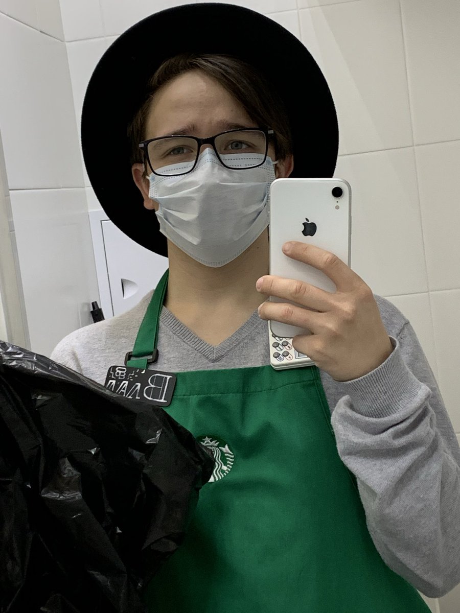 белый неубиваемый iPhone XR - моя римская империя 🧎‍♂️

фото из 2022