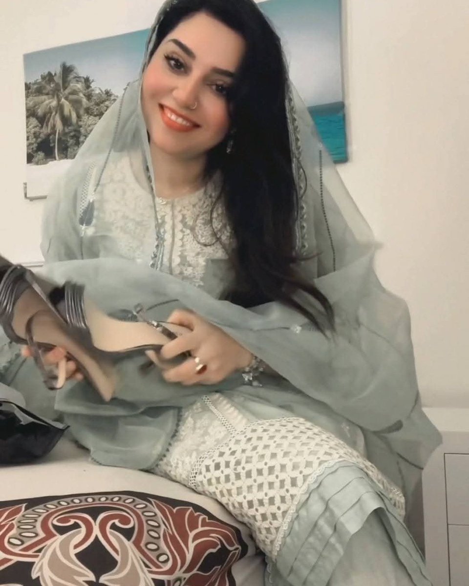 Roberta Thompson tweet media