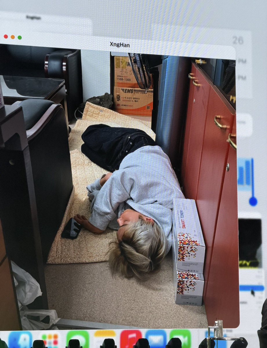 lottie #GLOW tweet media