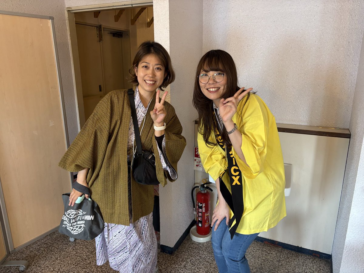 KogaYoko's tweet photo. 石田P、トム楠田さん、広報の小川さん皆様と写真を撮って頂きました❗️
楠田さんを見つけた時の子供達の反応が面白かった😂「トムやん！」って言って盛り上がってました❗️
#gccx
#gccx社員旅行 https://t.co/JL88ryF2US