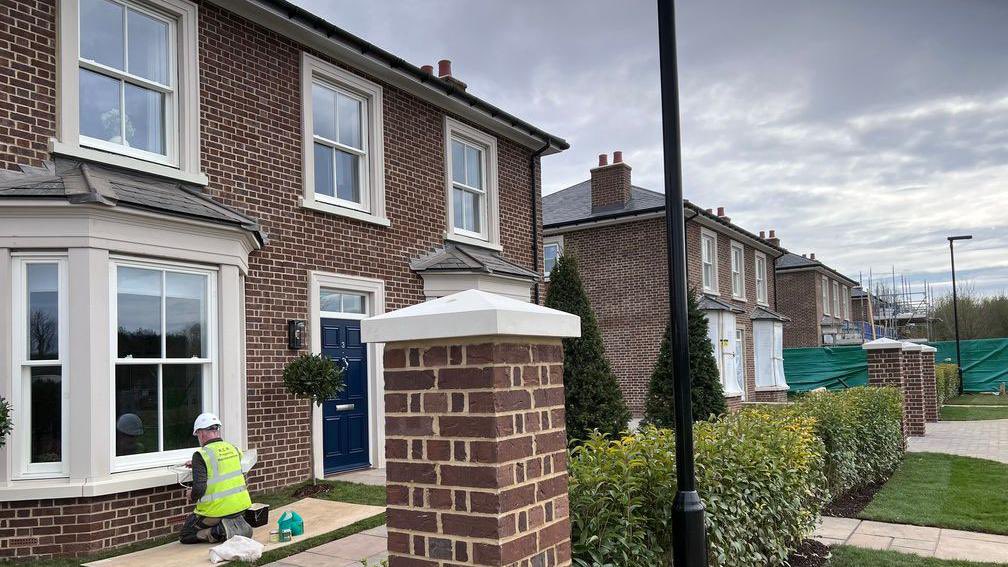 𝓢𝓪𝓶 tweet media