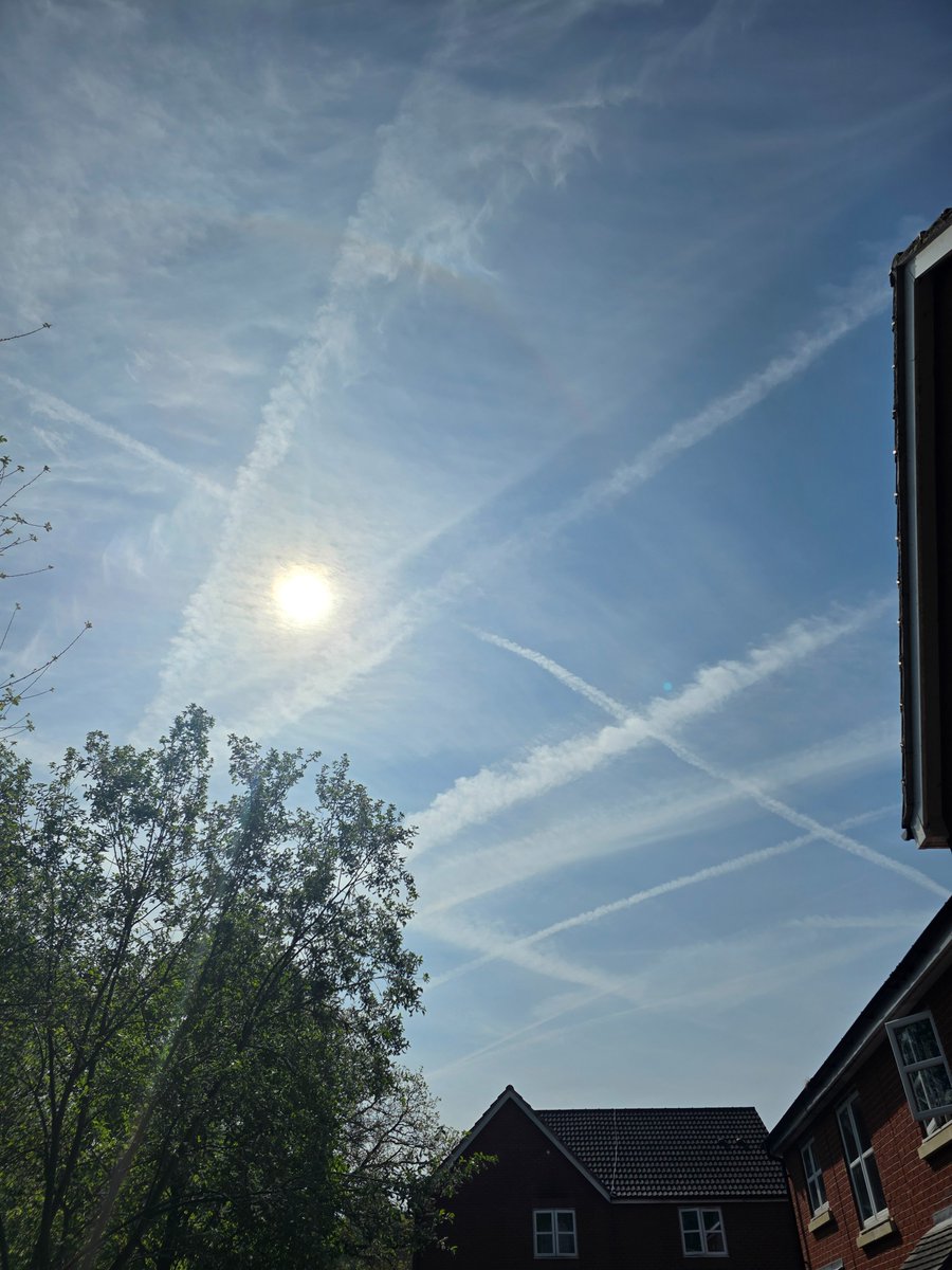 wide______awake's tweet photo. Here we go again, flat out spraying after a few perfect days with old school fluffy clouds and everything. #chemtrail#pollution#uk#southwest https://t.co/nyt8DduwOS