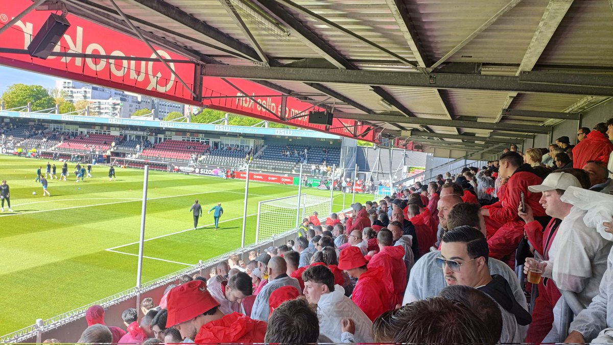 Ramoncp72's tweet image. Excelsior uit!  #footlight #backdrop @FutbologyApp #excutr #fcutrecht