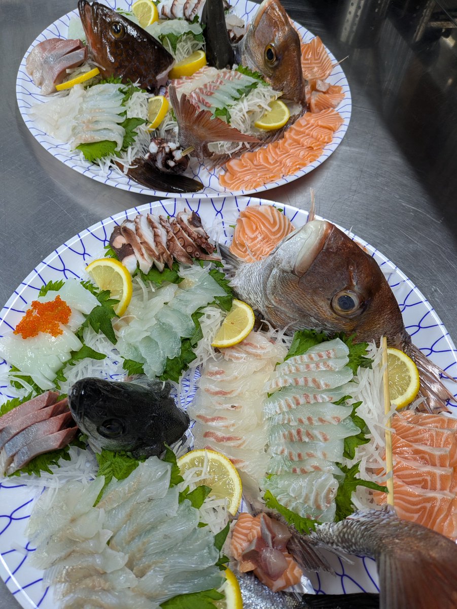 ryooken5ossan's tweet photo. 今週も【折古の浜刺身盛り合わせ】ご注文いただきありがとうございました😋警戒船も無事に終了でヤレ���レですYo🤭👌
#因島　#折古の浜　#警戒船 https://t.co/aqeWEsPSVC
