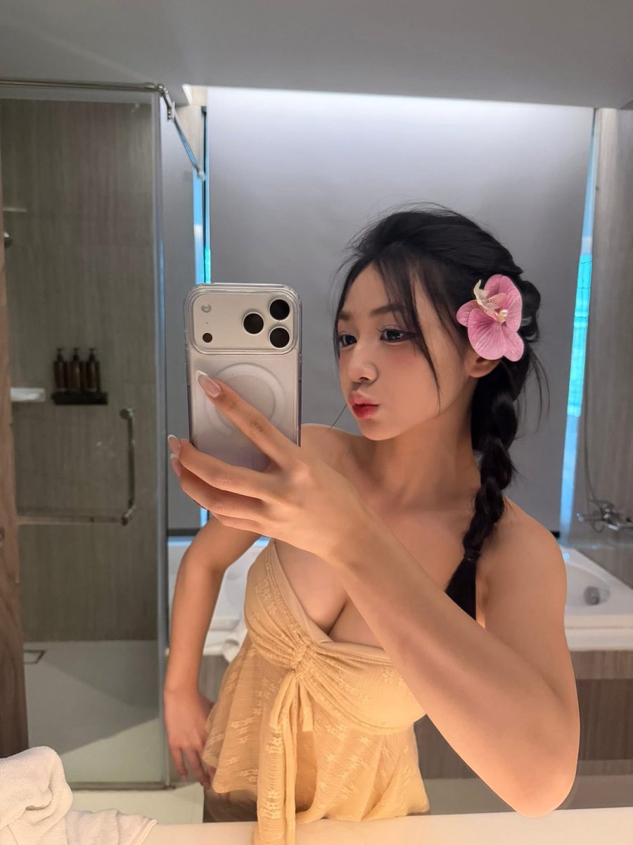 Trần Hà Linh Xx tweet media