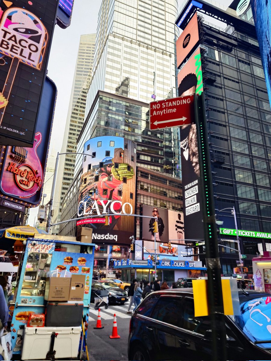 _stellakee's tweet photo. Charm of the concrete jungle 🗽 https://t.co/bhFpDtXZbb