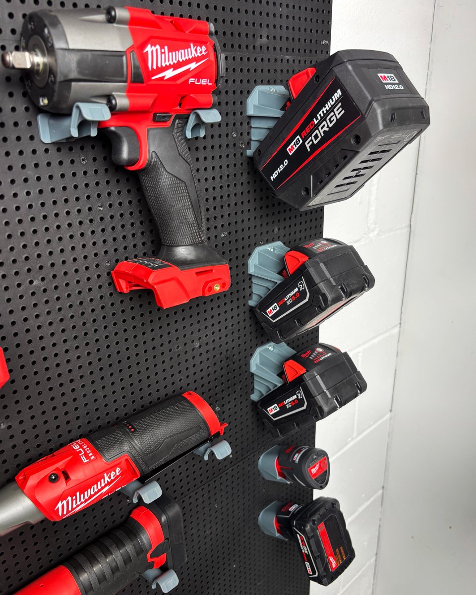 Toolgrid's tweet image. Toolgrid® M12 &amp;amp; M18 Battery Holders keep your batteries locked, loaded, and ready to work. 

Clean setup. Faster workflow. No excuses. 🔥

⬇️TOOLGRID® SHOP⬇️
toolgridshop.com

-

#toolgrid #toolorganization #powertools #milwaukeetools #mechaniclife