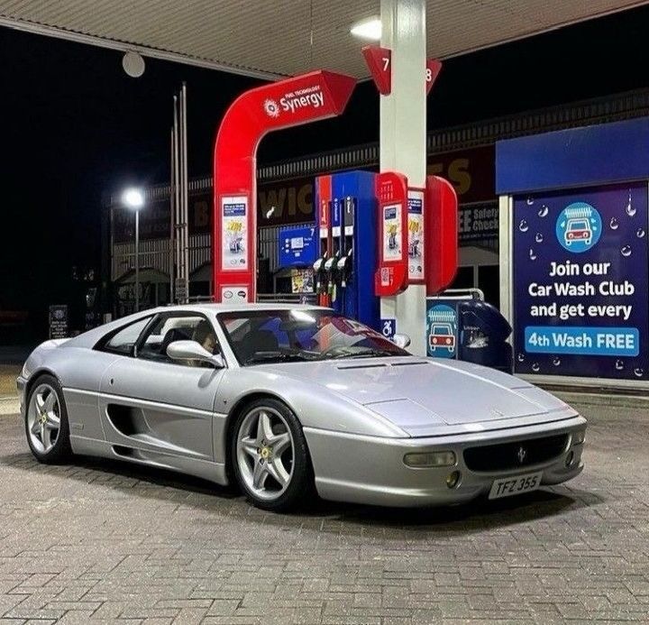 Retromania4ever's tweet image. ✅⬜🟥 #Ferrari 355 GTB🩶